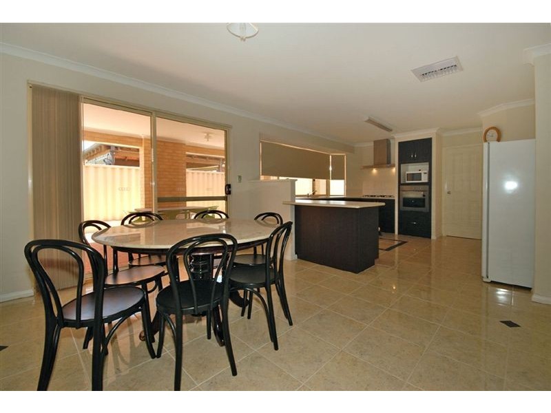 113 Aurora Drive, Atwell WA 6164