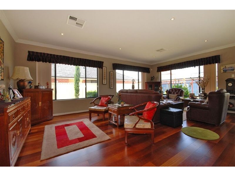 38 Lomandra Drive, Canning Vale WA 6155