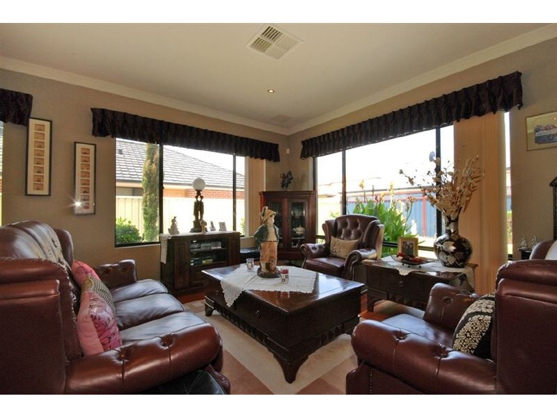 38 Lomandra Drive, Canning Vale WA 6155