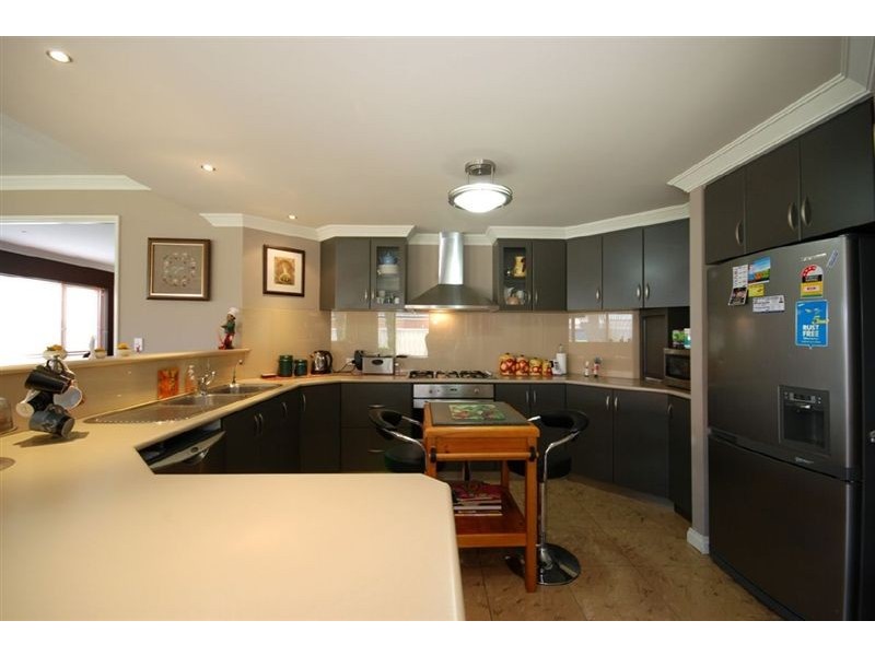 38 Lomandra Drive, Canning Vale WA 6155