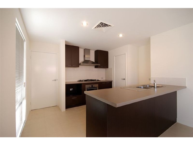 16E Lowes Street, Cloverdale WA 6105