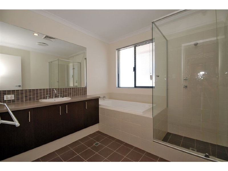 16E Lowes Street, Cloverdale WA 6105