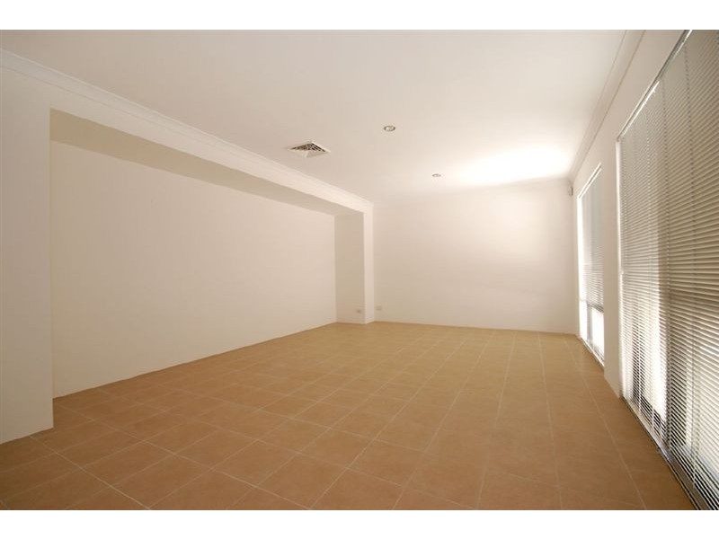 5/16 Lowes Street, Cloverdale WA 6105