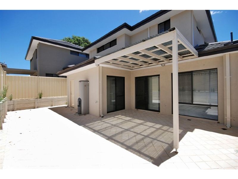 5/16 Lowes Street, Cloverdale WA 6105