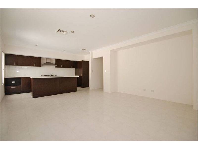 16C Lowes Street, Cloverdale WA 6105