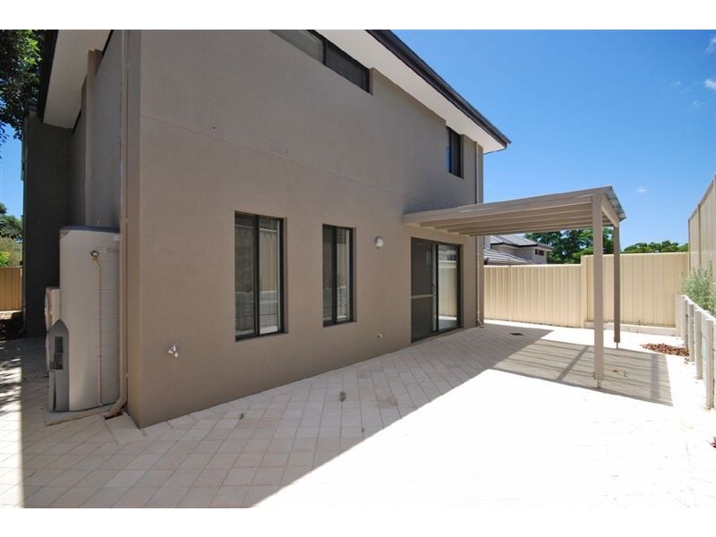 16C Lowes Street, Cloverdale WA 6105
