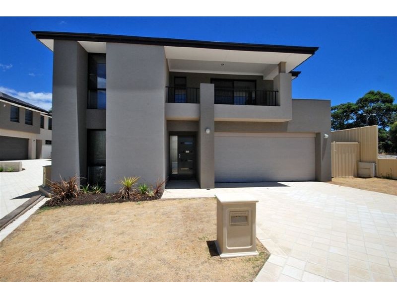 16A Lowes Street, Cloverdale WA 6105