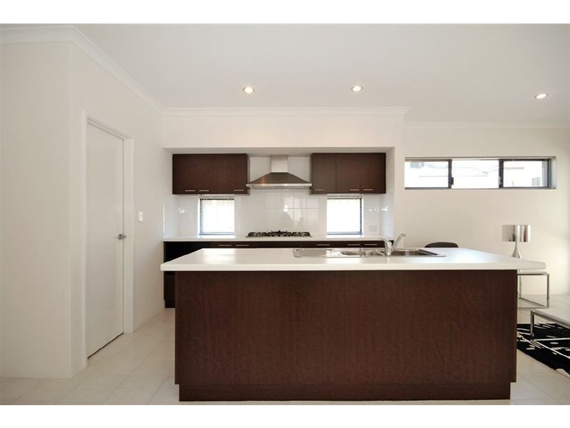 16A Lowes Street, Cloverdale WA 6105