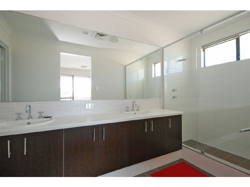 16A Lowes Street, Cloverdale WA 6105