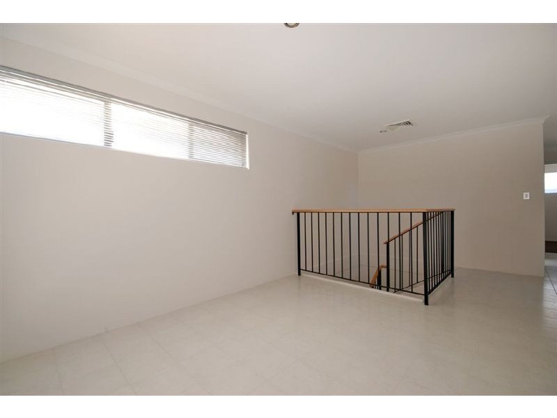 16A Lowes Street, Cloverdale WA 6105