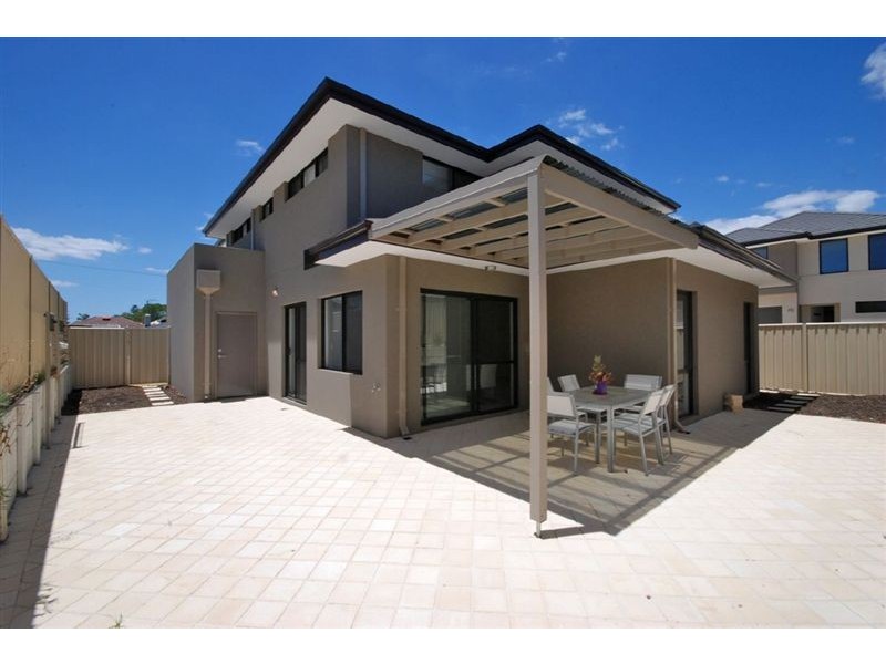 16A Lowes Street, Cloverdale WA 6105