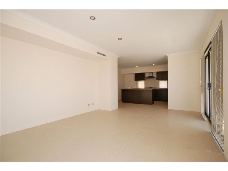 16B Lowes Street, Cloverdale WA 6105