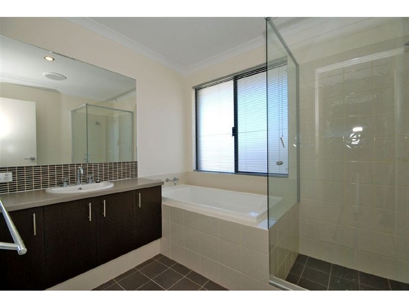 16B Lowes Street, Cloverdale WA 6105