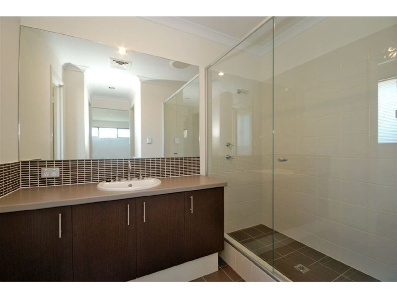 16B Lowes Street, Cloverdale WA 6105