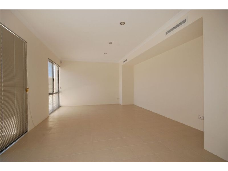 16B Lowes Street, Cloverdale WA 6105