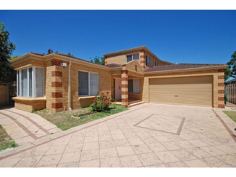 8 Killaloe Place, Waterford WA 6152