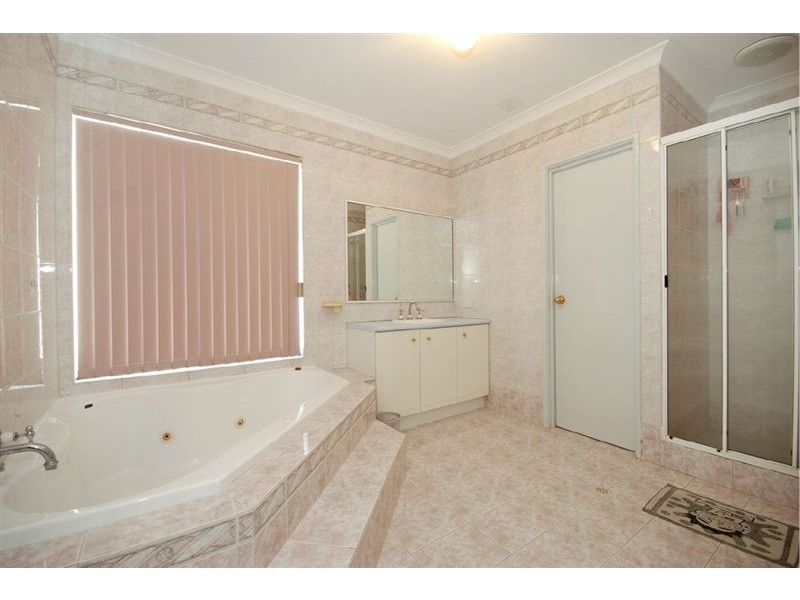 8 Killaloe Place, Waterford WA 6152