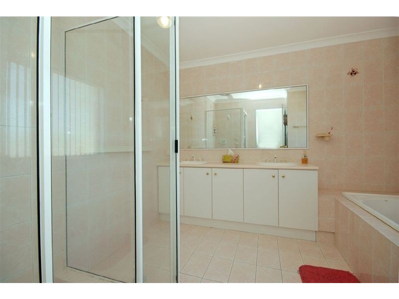 8 Killaloe Place, Waterford WA 6152