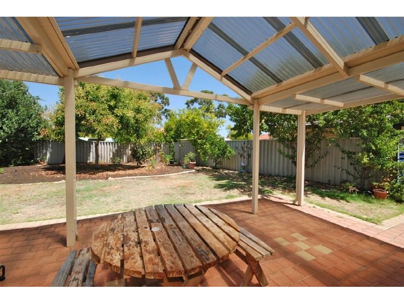 8 Killaloe Place, Waterford WA 6152