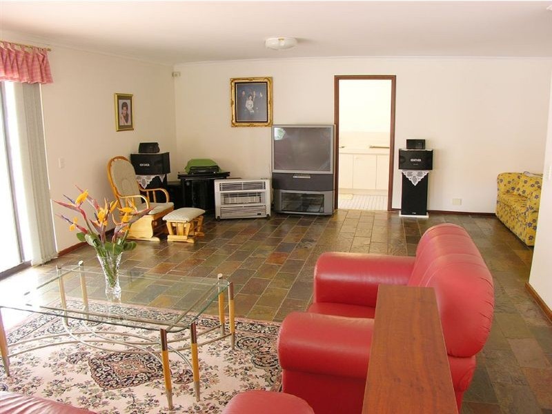 46 Whitfeld Tce, Winthrop WA 6150