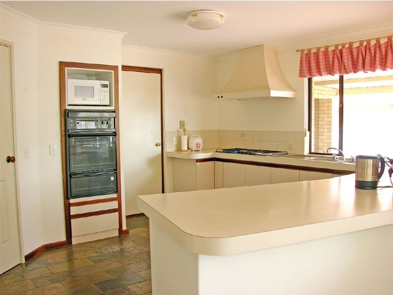 46 Whitfeld Tce, Winthrop WA 6150