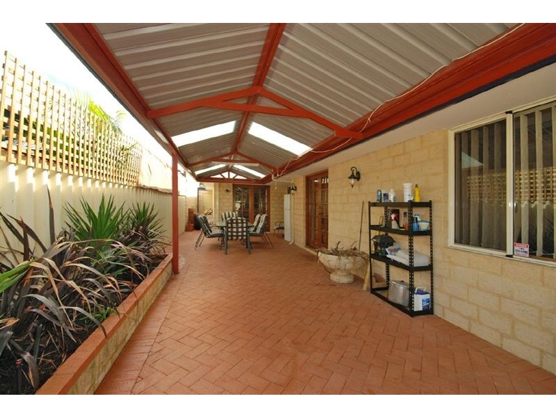 26 Kardan Circuit, Karawara WA 6152