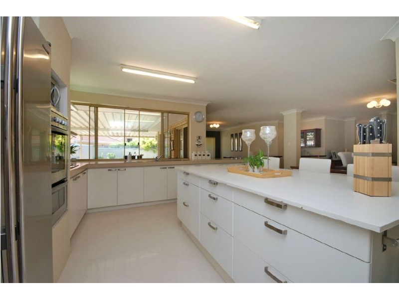 77 Aitken Drv, Winthrop WA 6150