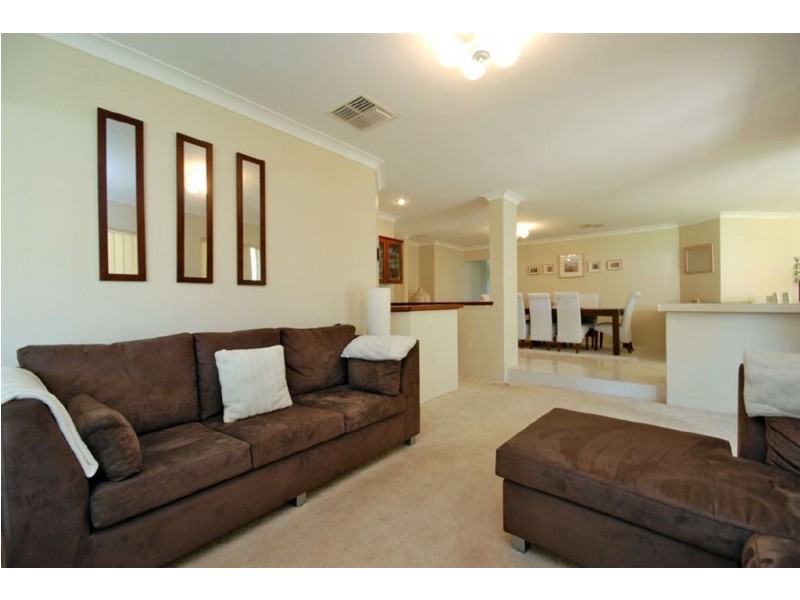 77 Aitken Drv, Winthrop WA 6150