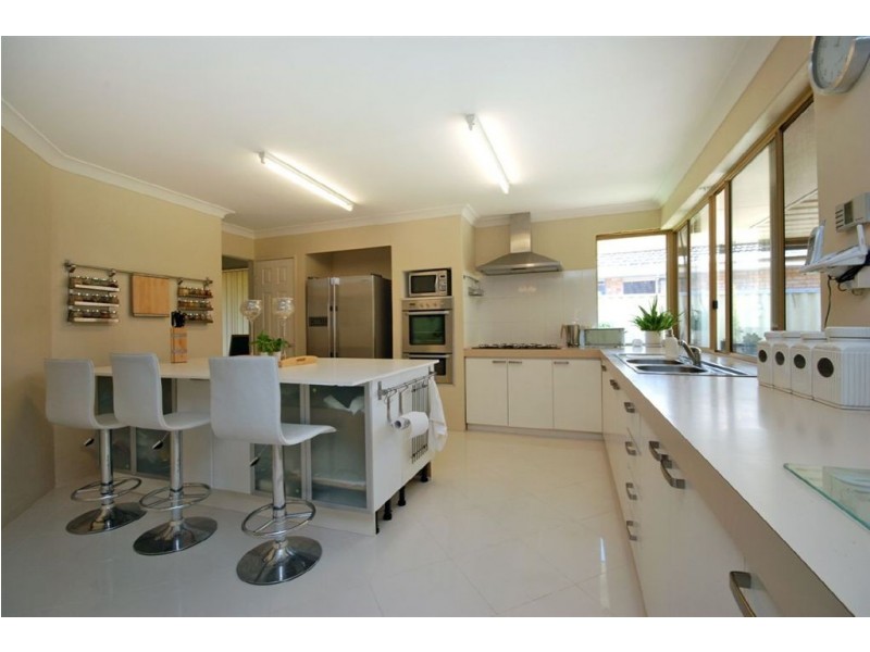 77 Aitken Drv, Winthrop WA 6150
