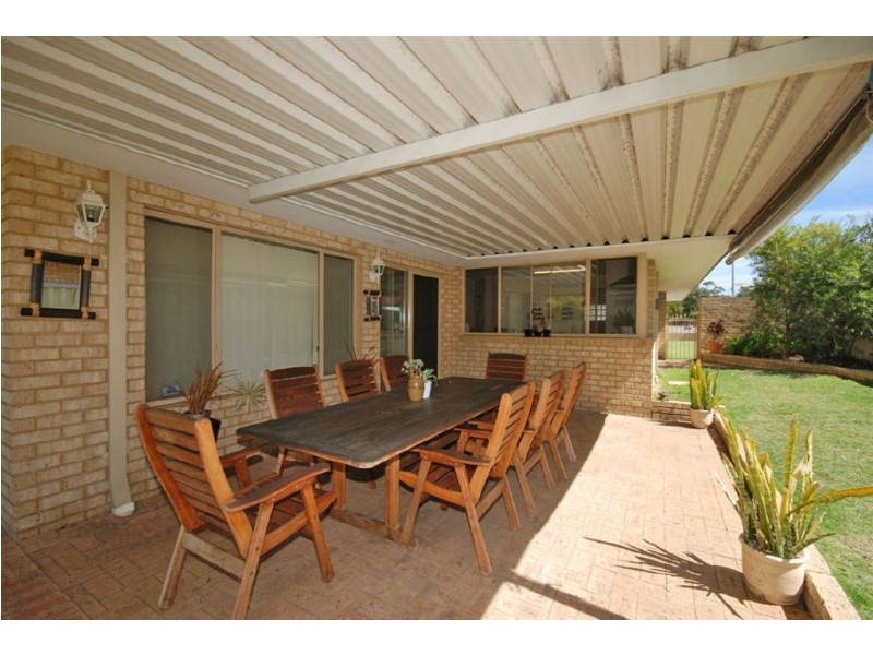 77 Aitken Drv, Winthrop WA 6150