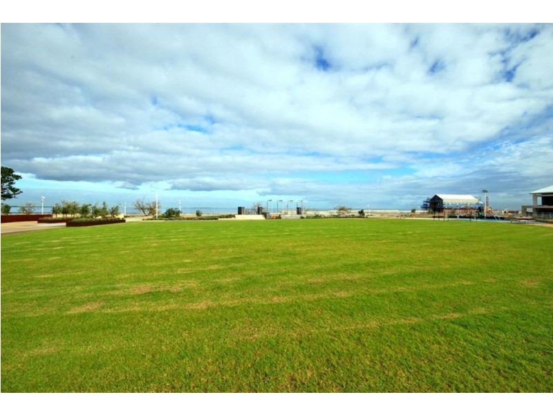 12 Mercator Close, North Coogee WA 6163