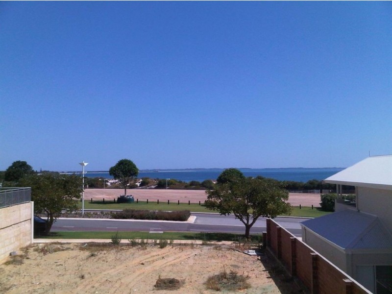 12 Mercator Close, North Coogee WA 6163