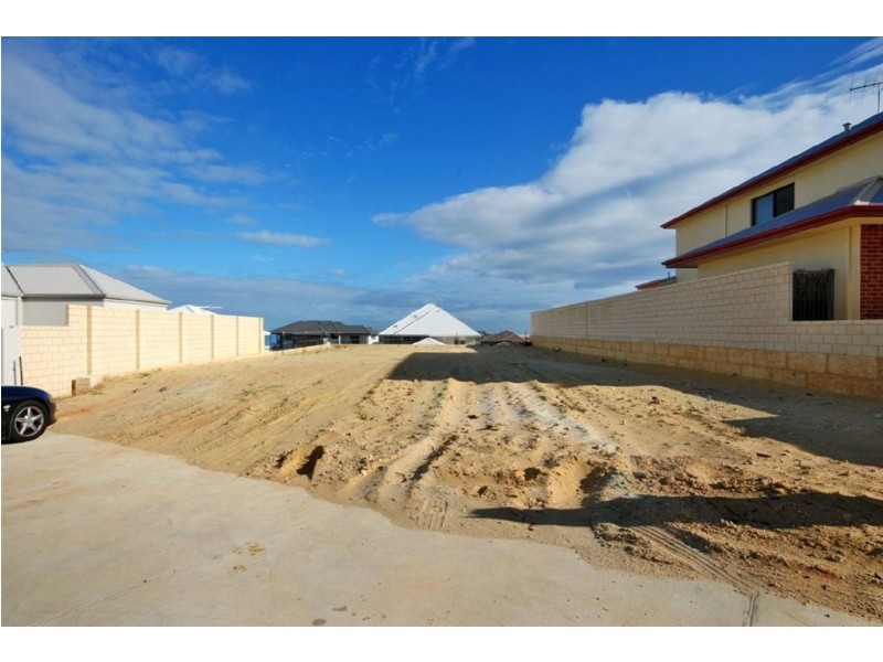 12 Mercator Close, North Coogee WA 6163