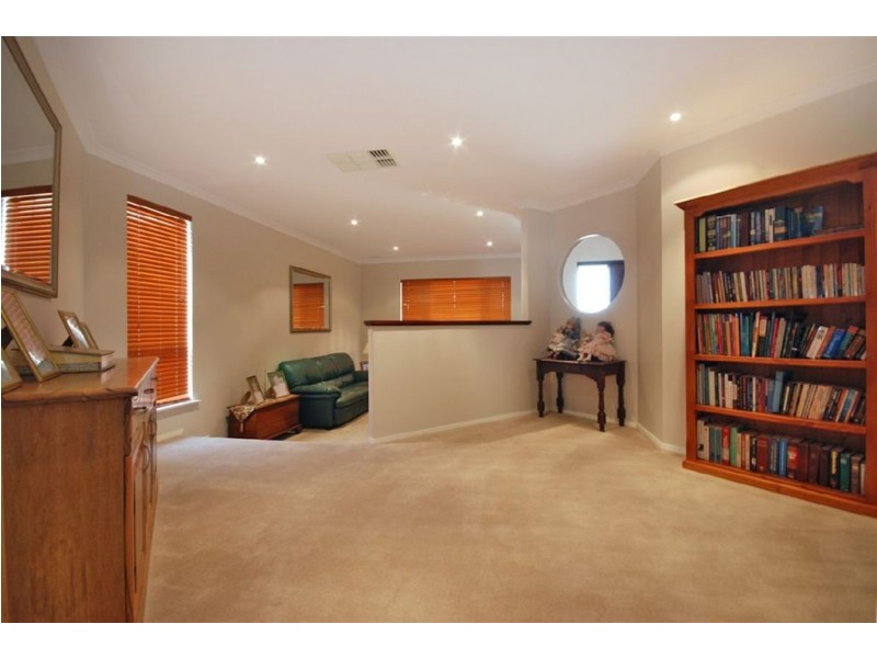 30 Kingsmill Gardens, Winthrop WA 6150