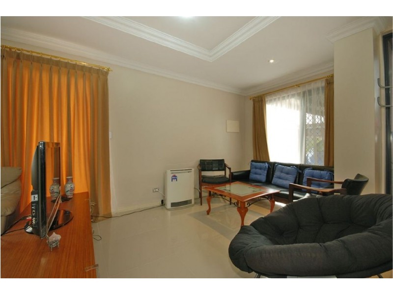 9 Melinga Court, Karawara WA 6152