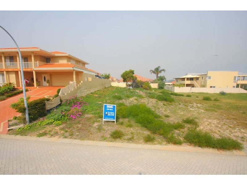 8 Geordie Ct, Coogee WA 6166