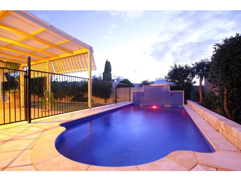9 Gamblen Way, Winthrop WA 6150