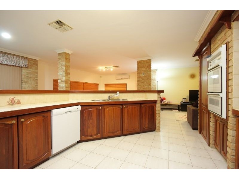 9 Gamblen Way, Winthrop WA 6150