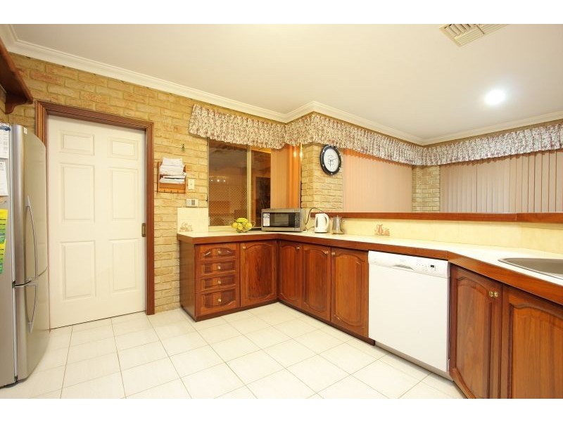 9 Gamblen Way, Winthrop WA 6150