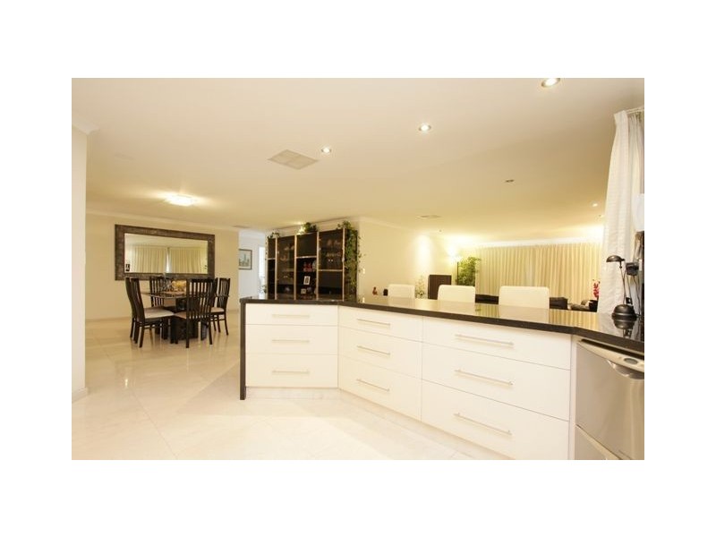 22 Savanah Circuit, Success WA 6164