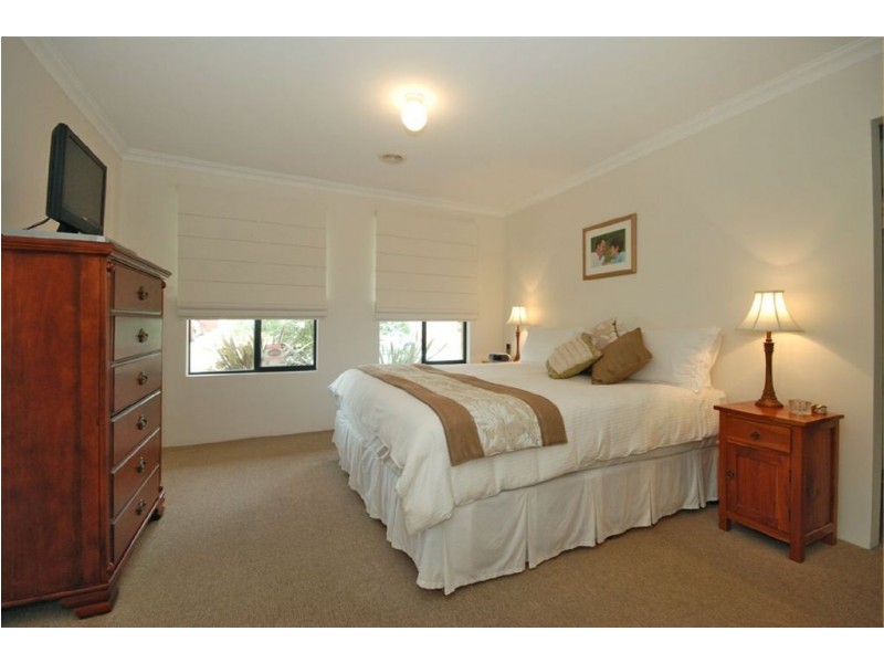 10 Sandleford Way, Hammond Park WA 6164