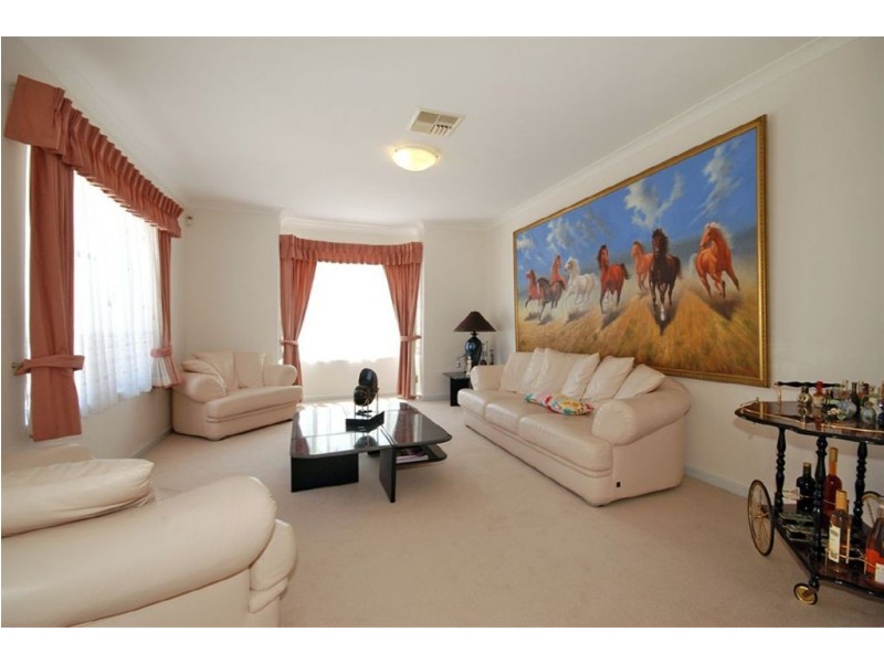 8 Killaloe Place, Waterford WA 6152