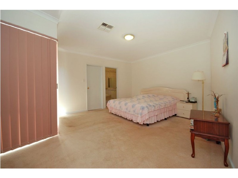 8 Killaloe Place, Waterford WA 6152