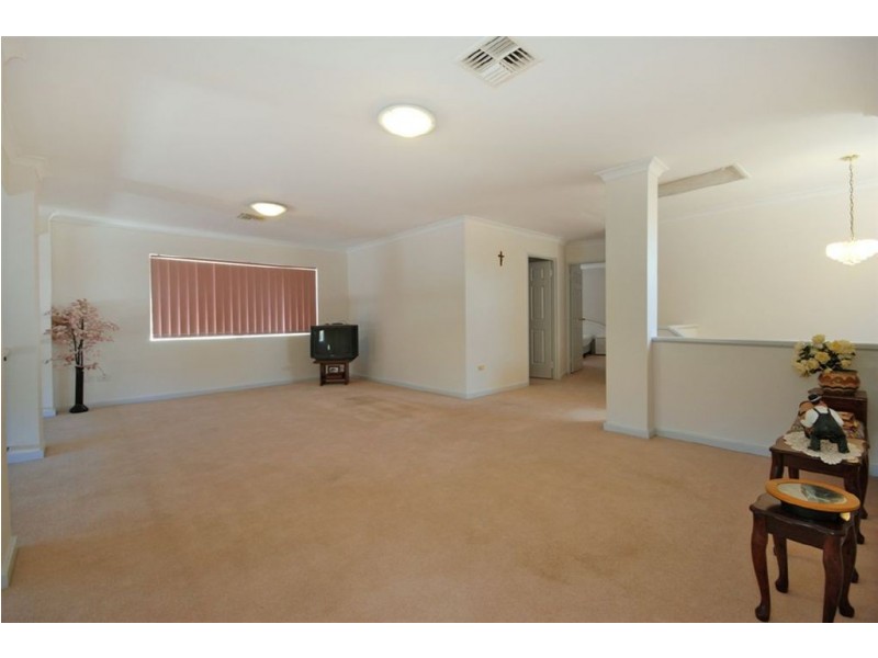 8 Killaloe Place, Waterford WA 6152