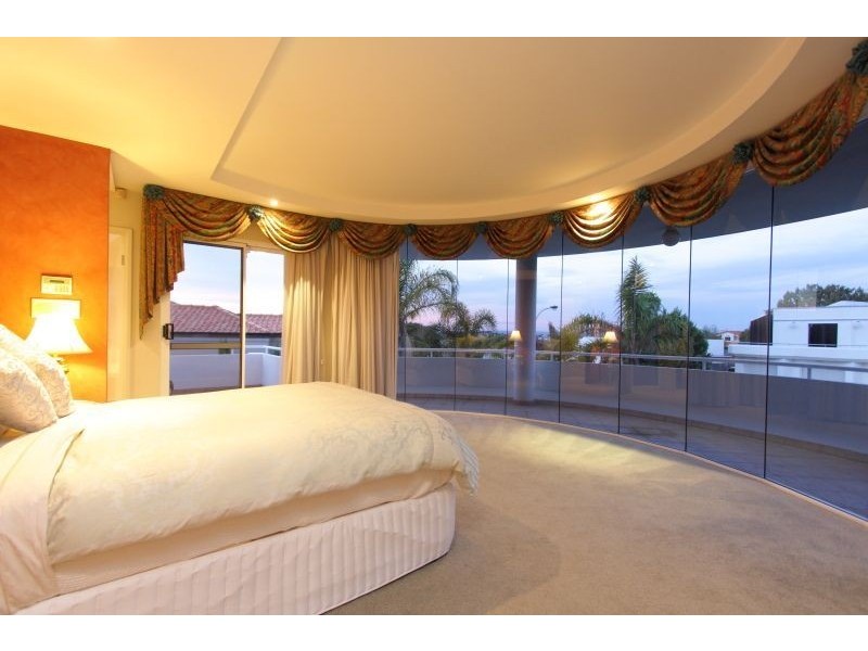 18 James Rd, Kardinya WA 6163