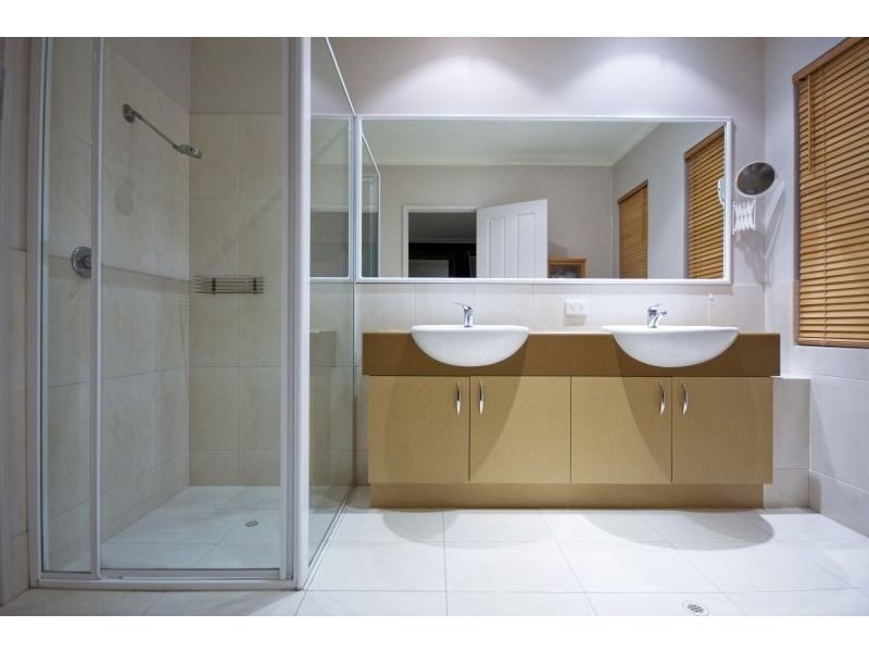 24 Robert Street, Como WA 6152