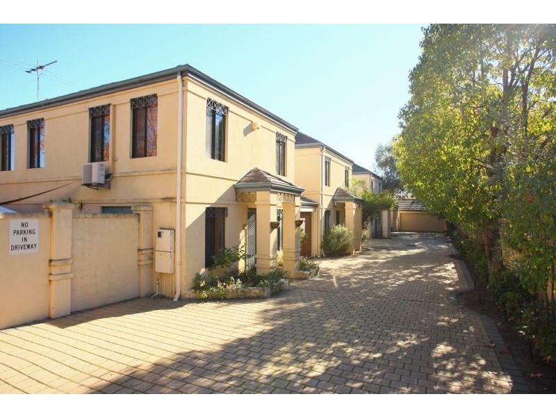 10 Kintail Rd, Applecross WA 6153