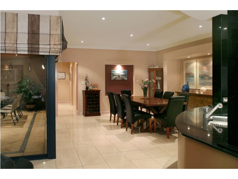 18 Swan Rd, Attadale WA 6156