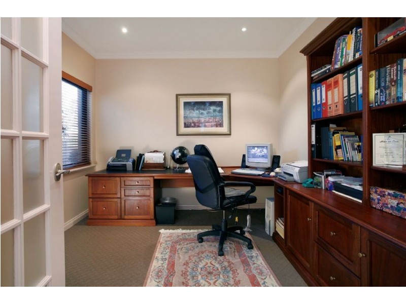 18 Swan Rd, Attadale WA 6156