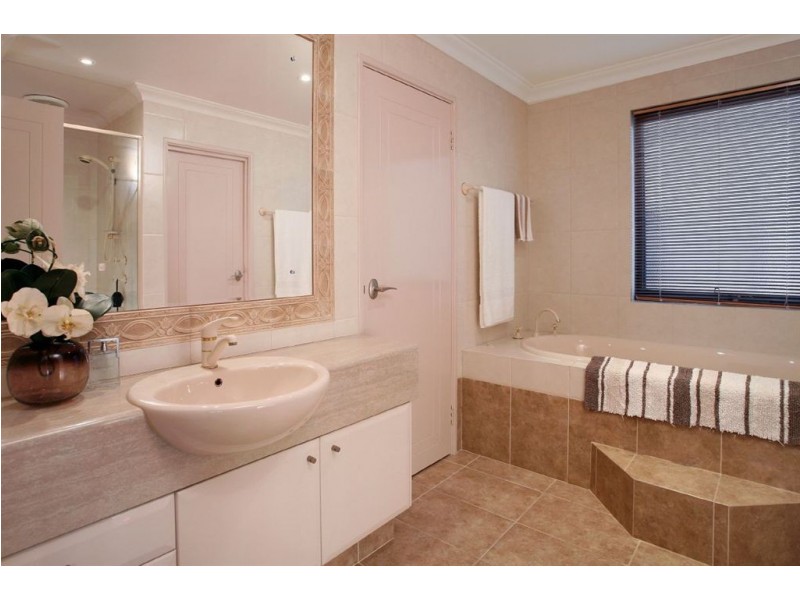 18 Swan Rd, Attadale WA 6156